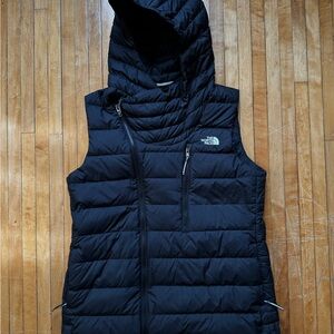 NWOT The North Face Women’s Niche Hooded Black Puffer Vest Sz. L